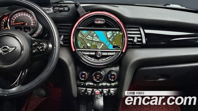 Mini Cooper D 3세대, 2018 15