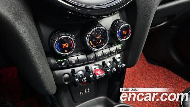Mini Cooper D 3세대, 2018 17
