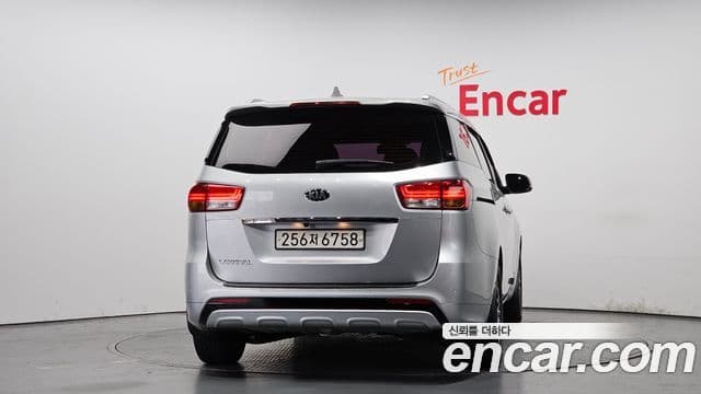Kia All New Carnival Luxury, 2017 4