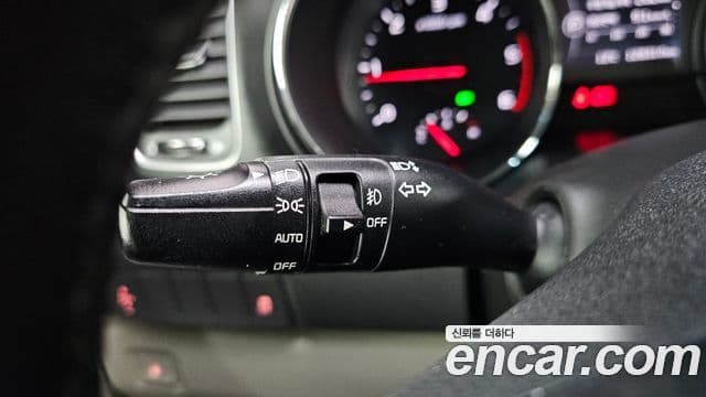 Kia All New Carnival Luxury, 2017 17