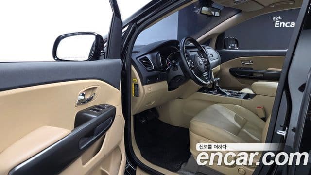 Kia The / новый New Carnival Luxury, 2019 11