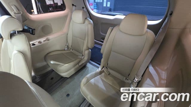 Kia The / новый New Carnival Luxury, 2019 16