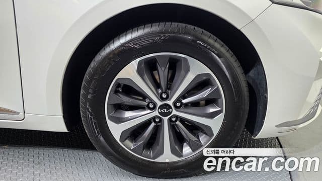 Kia K8 гибрид Noblesse, 2023 все фото