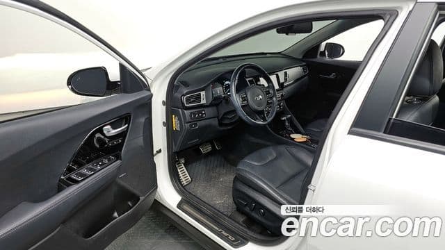 Kia Niro Noblesse, 2018 11