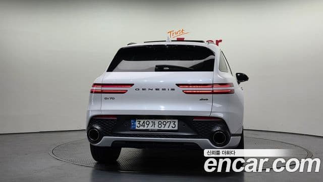 Genesis GV70, 2023 4