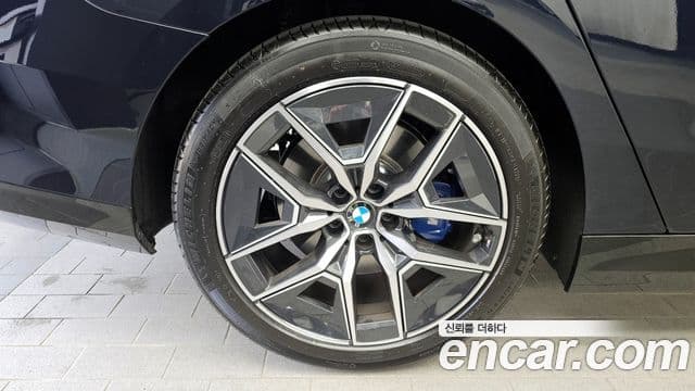 BMW 5시리즈 (G60) 520i M Sport, 2025 все фото