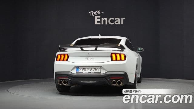 Ford Mustang 7세대 2.3 EcoBoost Premium купе, 2024 4