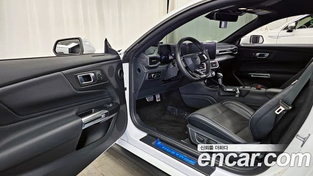 Ford Mustang 7세대 2.3 EcoBoost Premium купе, 2024 10