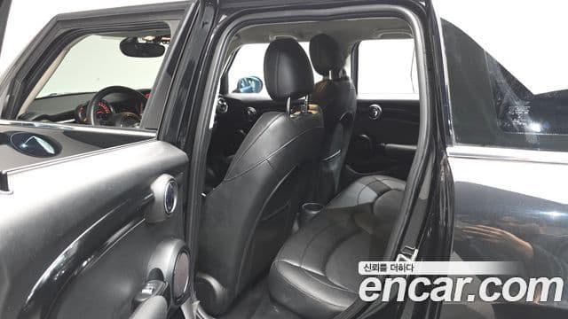 Mini Cooper 3세대, 2023 11