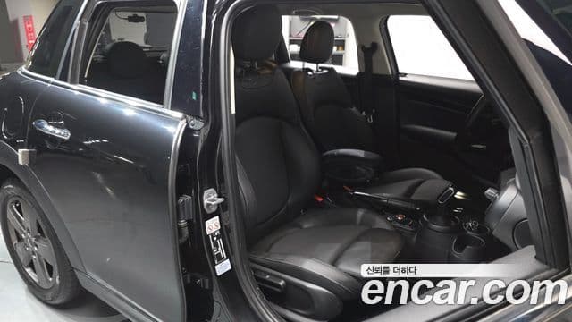 Mini Cooper 3세대, 2023 12