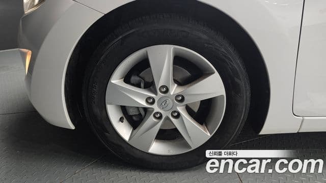 Hyundai Avante MD M16 GDI Avenue, 2013 все фото