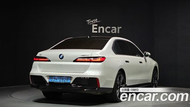 BMW i7 (G70) xDrive 60 M Sport, 2023 2