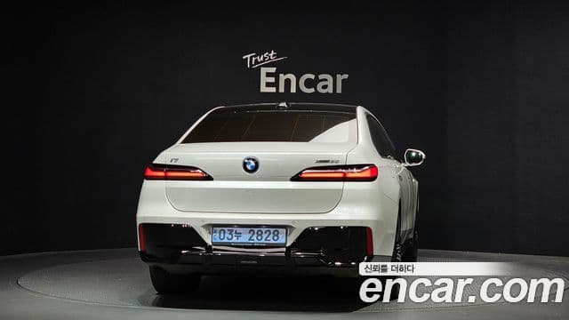 BMW i7 (G70) xDrive 60 M Sport, 2023 4