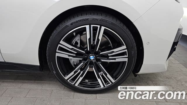 BMW i7 (G70) xDrive 60 M Sport, 2023 все фото