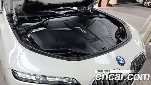 BMW i7 (G70) xDrive 60 M Sport, 2023 6