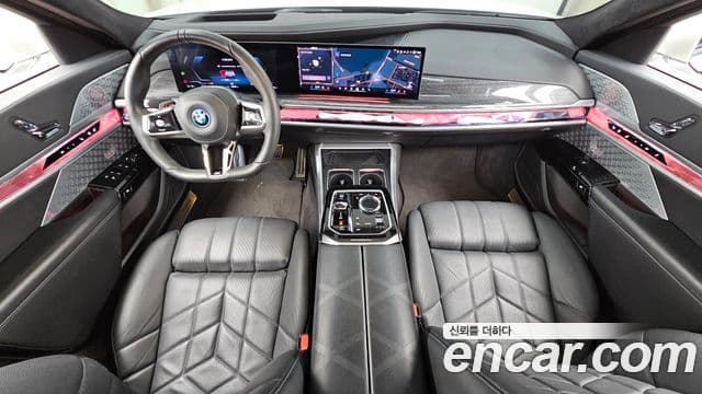 BMW i7 (G70) xDrive 60 M Sport, 2023 7