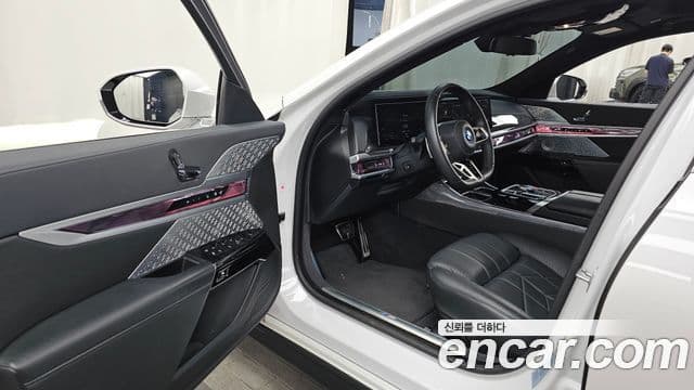 BMW i7 (G70) xDrive 60 M Sport, 2023 10