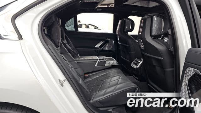 BMW i7 (G70) xDrive 60 M Sport, 2023 12