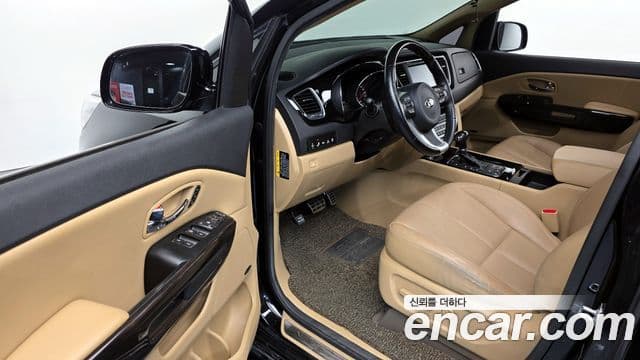 Kia All New Carnival Noblesse, 2016 10