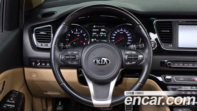 Kia All New Carnival Noblesse, 2016 15
