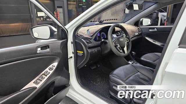 Hyundai Accent(новый кузов / новое поколение) Modern, 2015 11