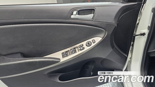 Hyundai Accent(новый кузов / новое поколение) Modern, 2015 17