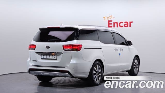 Kia All New Carnival Luxury, 2015 2