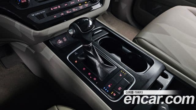 Kia All New Carnival Luxury, 2015 9