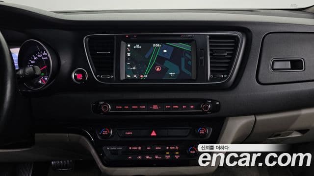 Kia All New Carnival Luxury, 2015 14