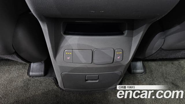 Kia All New Carnival Luxury, 2015 18