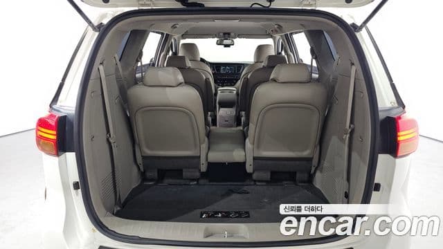 Kia All New Carnival Luxury, 2015 20
