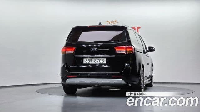 Kia All New Carnival Prestige, 2015 4