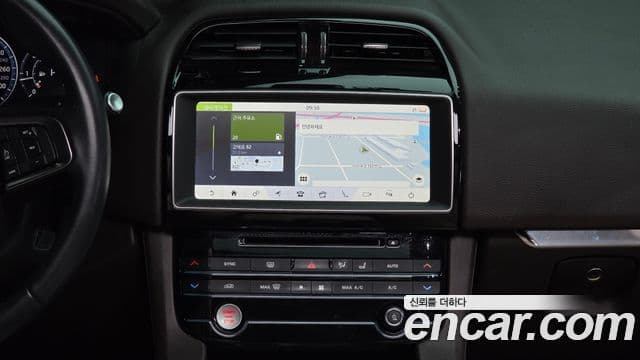 Jaguar F-PACE Prestige, 2018 14