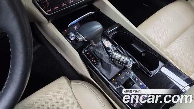 Kia All New K7 Noblesse, 2016 9