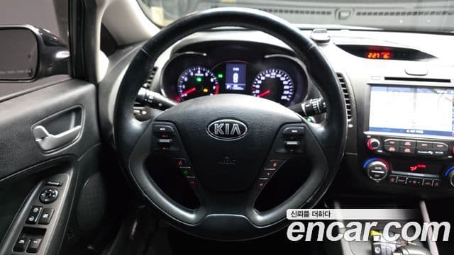 Kia K3 Trendy, 2013 13