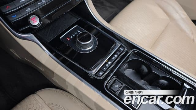 Jaguar XF (X260) Prestige, 2018 9