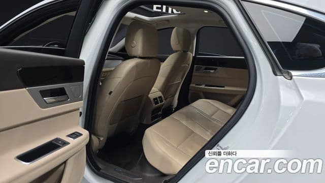 Jaguar XF (X260) Prestige, 2018 12