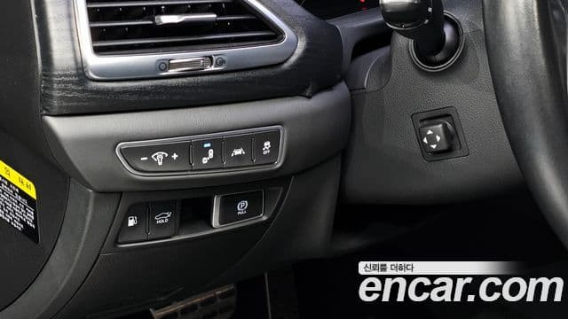 Genesis G90 Premium Luxury, 2019 16