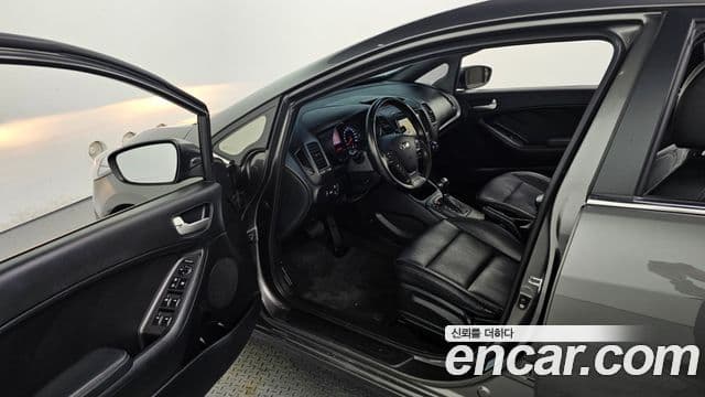 Kia K3 Trendy, 2013 10