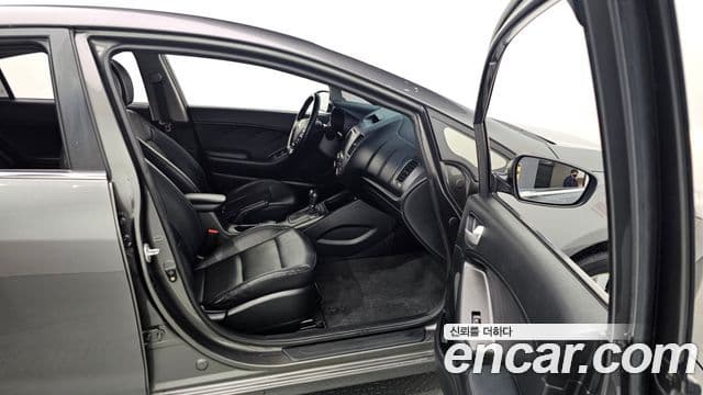 Kia K3 Trendy, 2013 12