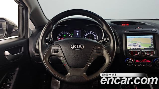 Kia K3 Trendy, 2013 13