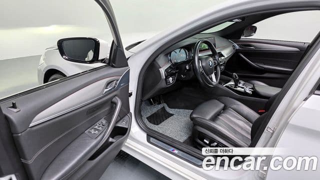 BMW 5시리즈 (G30) 520d M Sport, 2017 11