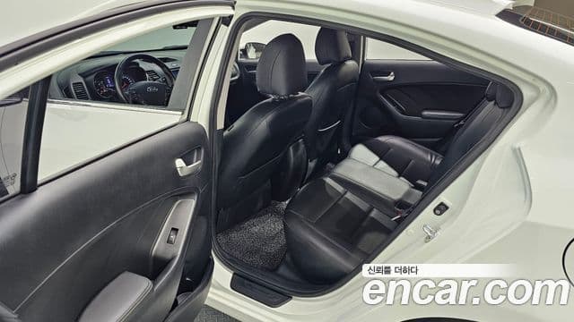 Kia K3 Trendy, 2013 12