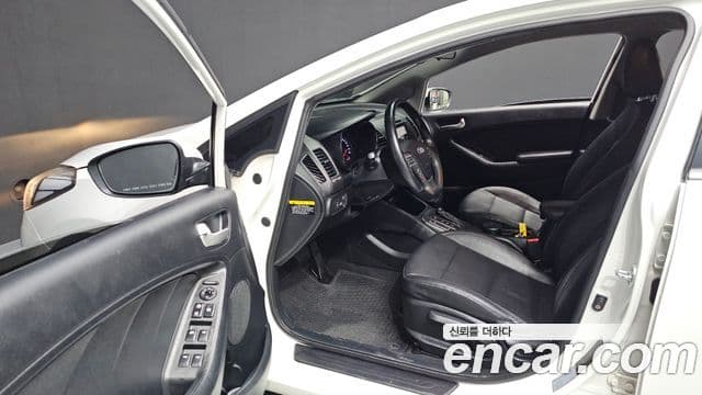 Kia K3 Trendy, 2015 10