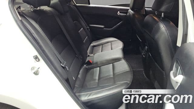 Kia K3 Trendy, 2015 12