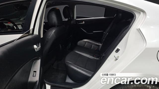 Kia K3 Trendy, 2015 13