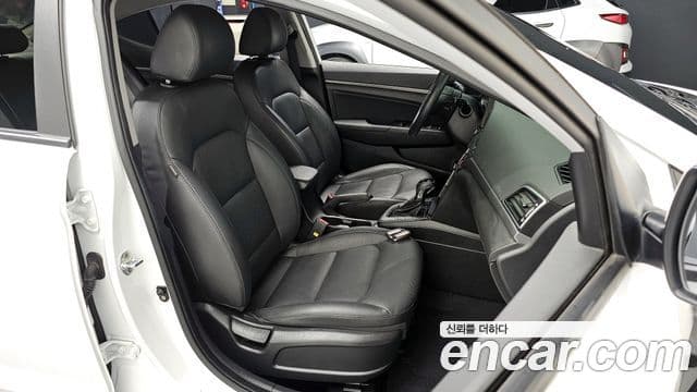 Hyundai Avante AD 1.6 GDI Value Plus, 2018 10