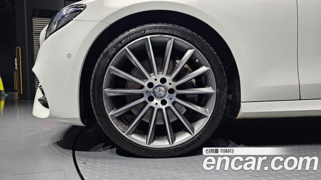 Mercedes-Benz E-класс W213 AMG Line, 2017 все фото