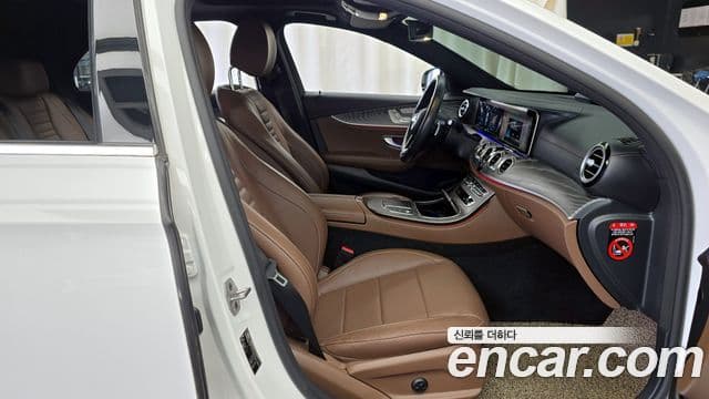 Mercedes-Benz E-класс W213 Avantgarde, 2022 11