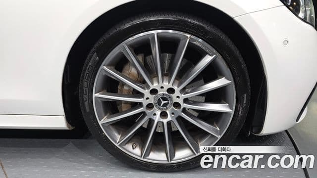 Mercedes-Benz E-класс W213 AMG Line, 2021 все фото